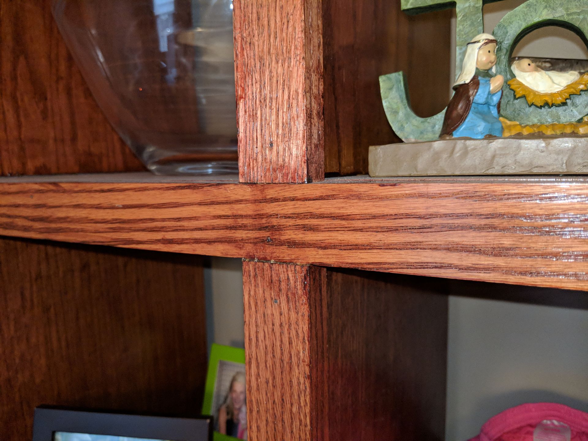 Bookshelf detail